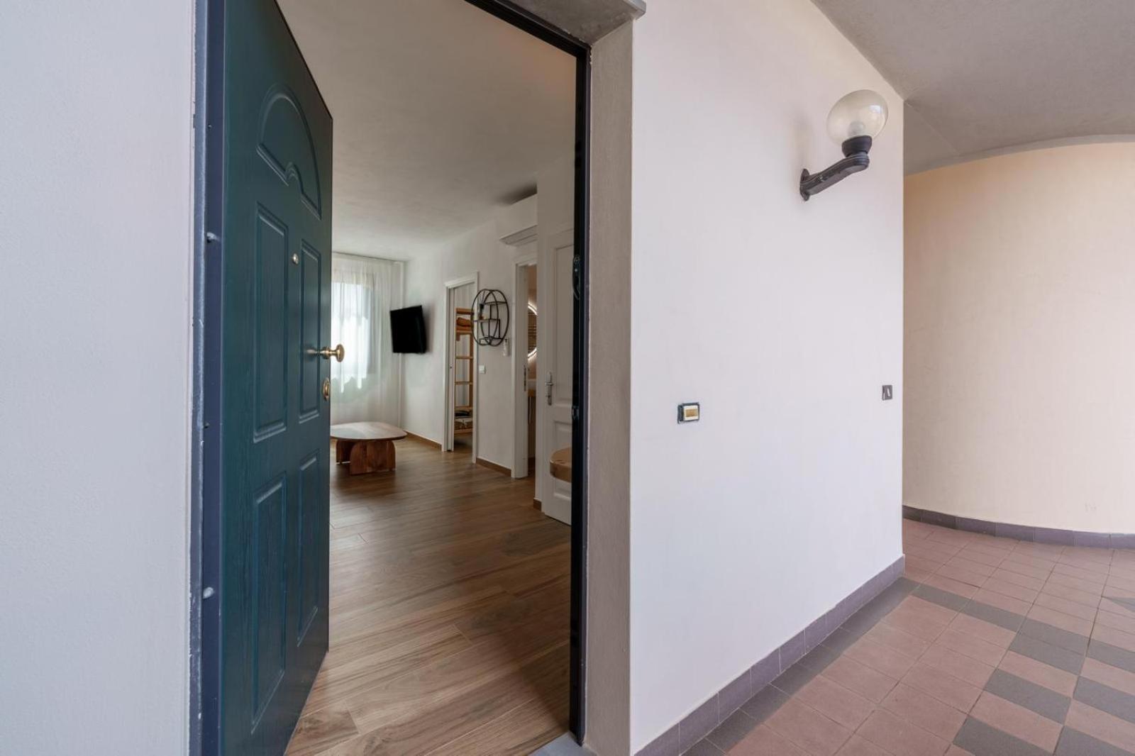 Dome House Hotel Олбия Екстериор снимка